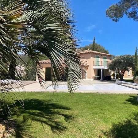 Belle villa à Saint Raphaël dans clos privé Esterno foto