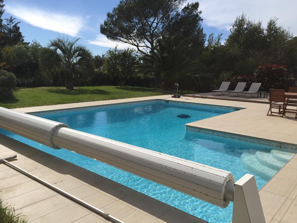 Belle villa à Saint Raphaël dans clos privé Esterno foto