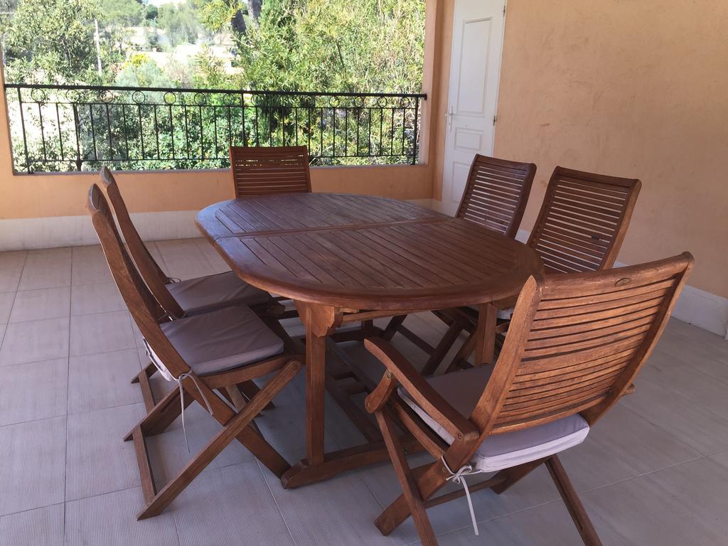 Belle villa à Saint Raphaël dans clos privé Esterno foto