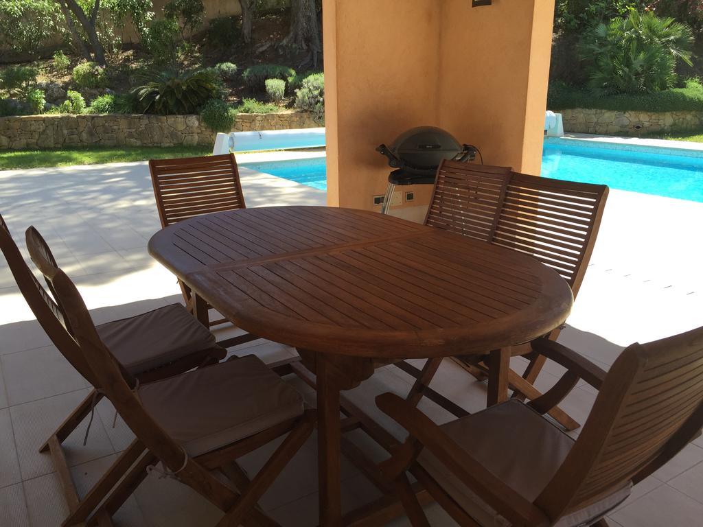 Belle villa à Saint Raphaël dans clos privé Esterno foto