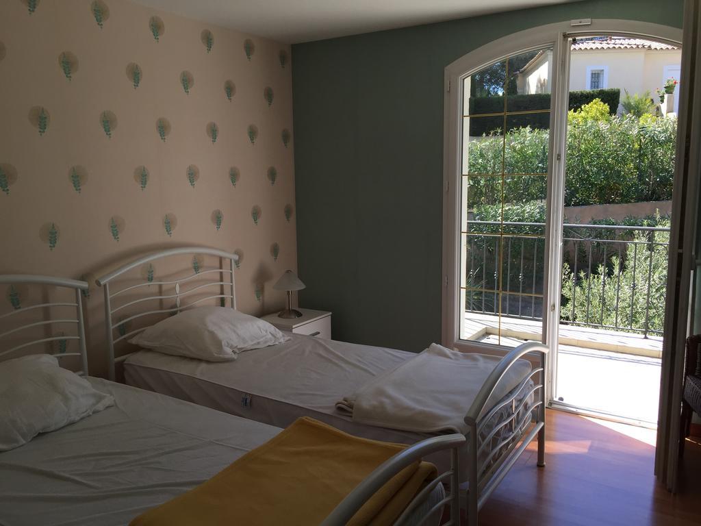 Belle villa à Saint Raphaël dans clos privé Esterno foto