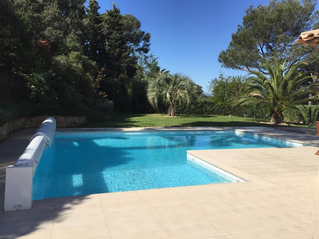 Belle villa à Saint Raphaël dans clos privé Esterno foto