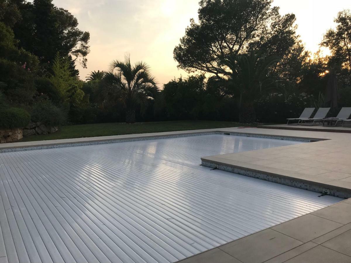 Belle villa à Saint Raphaël dans clos privé Esterno foto