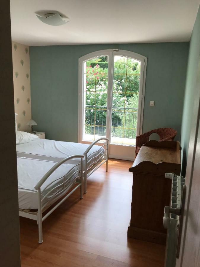 Belle villa à Saint Raphaël dans clos privé Esterno foto