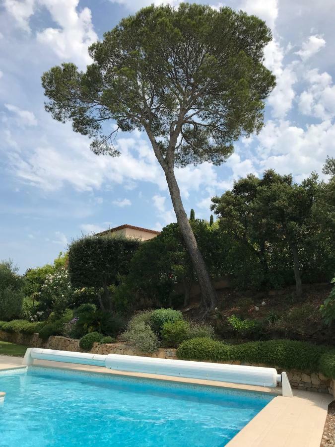 Belle villa à Saint Raphaël dans clos privé Esterno foto