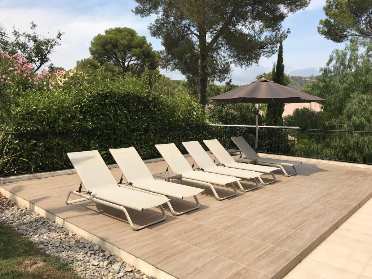 Belle villa à Saint Raphaël dans clos privé Esterno foto
