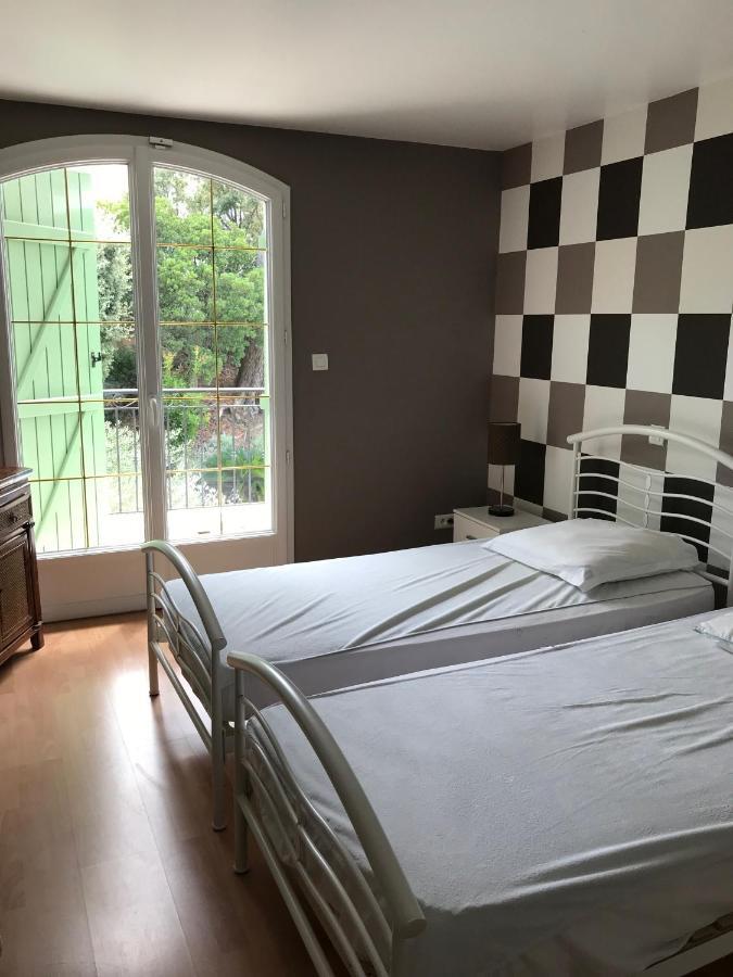 Belle villa à Saint Raphaël dans clos privé Esterno foto
